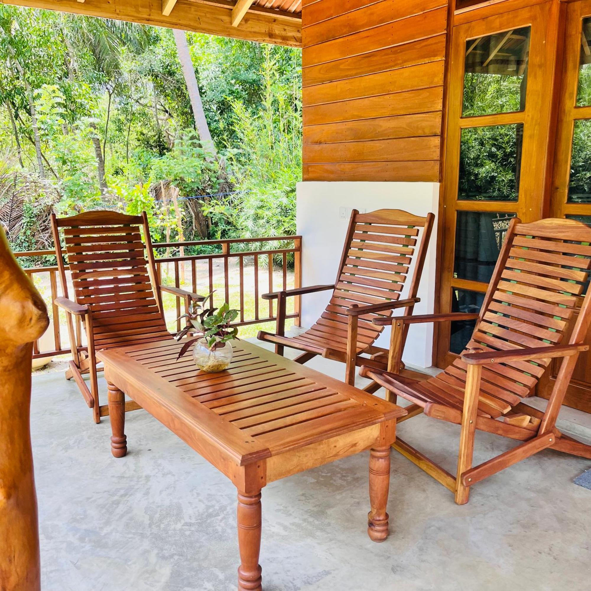 Hanguk Lanka Lagoon Villa Tangalle