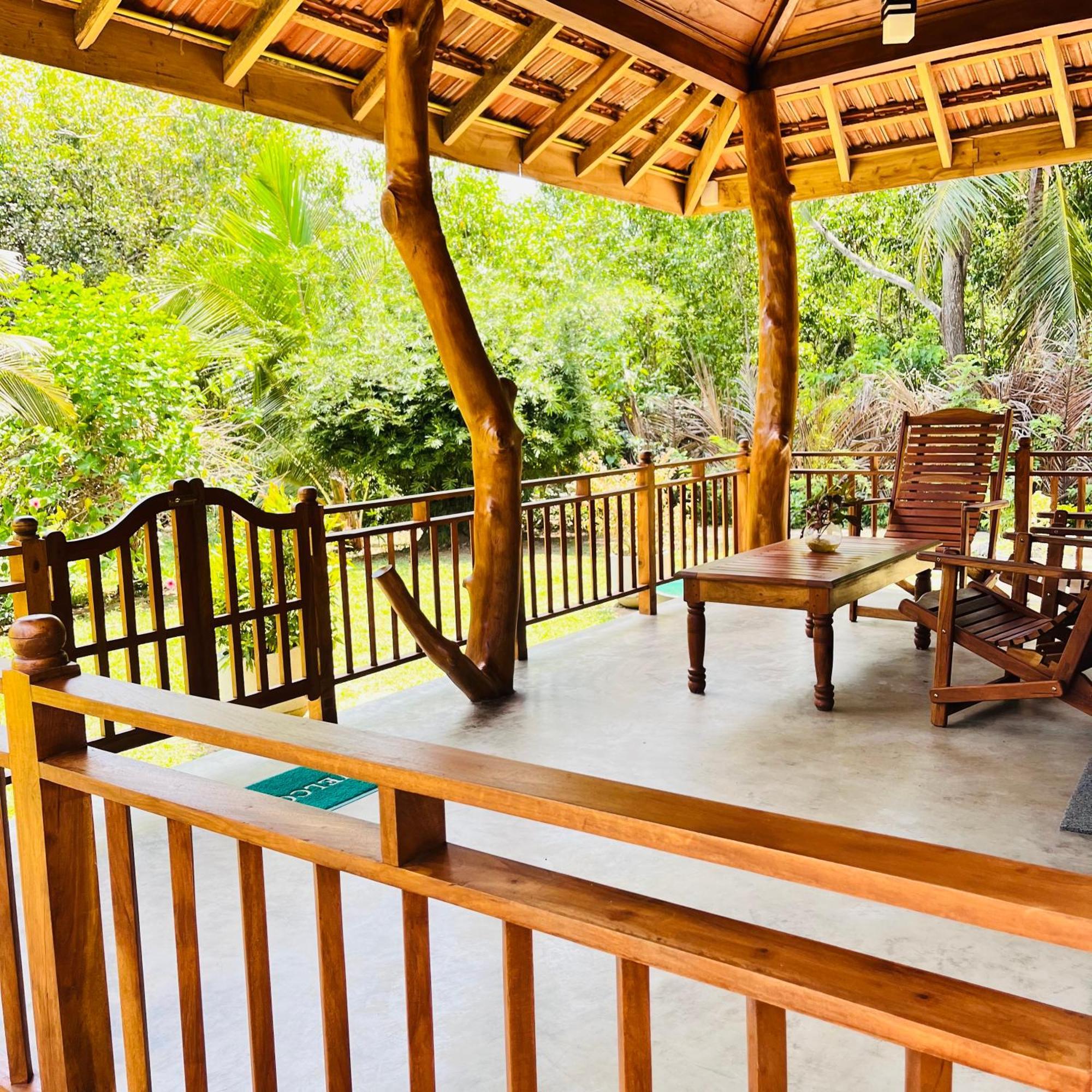 Hanguk Lanka Lagoon Villa