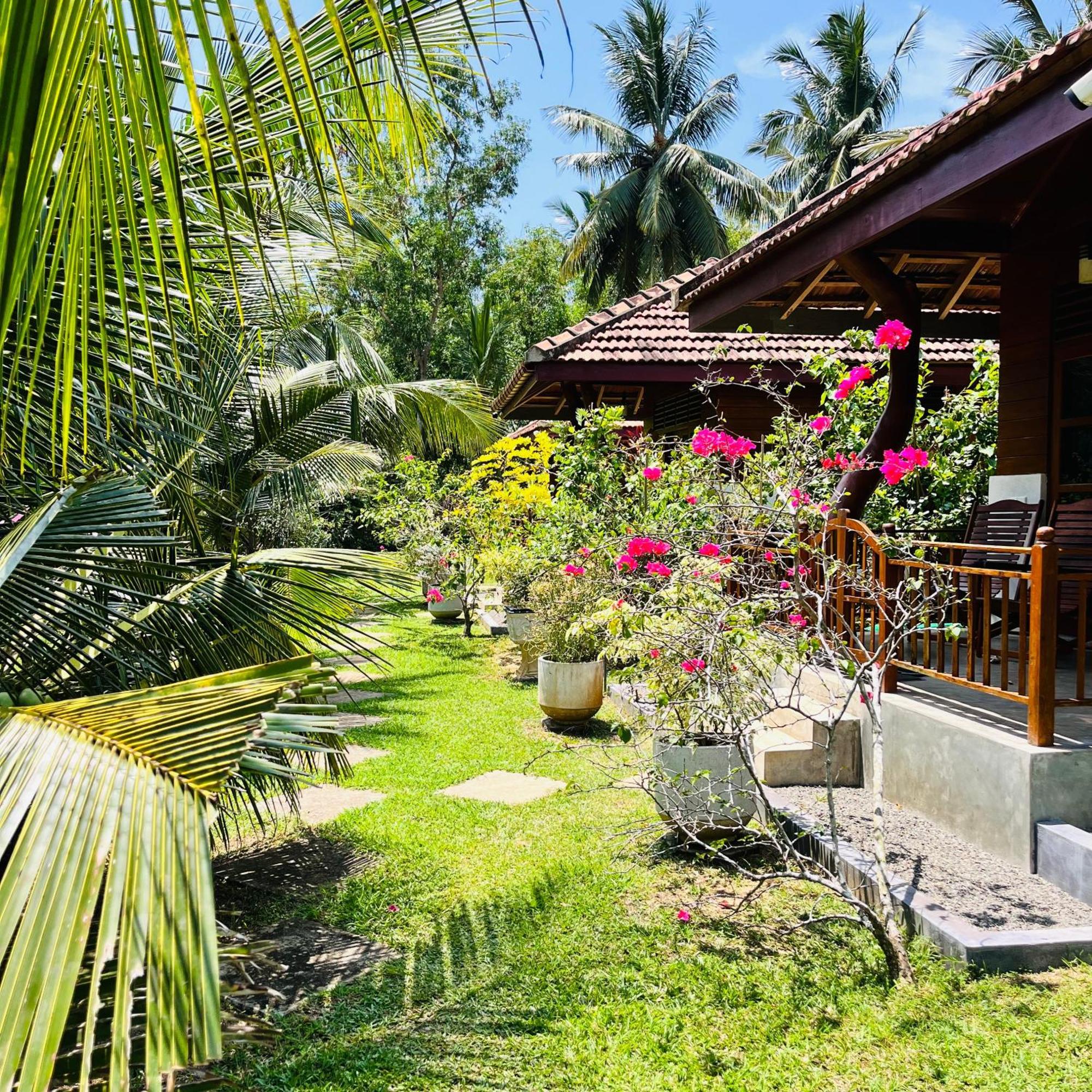 Hanguk Lanka Lagoon Villa Tangalle